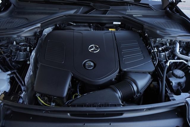 New 2026 Graphite Grey Metallic Mercedes-Benz GLC 300 image 31