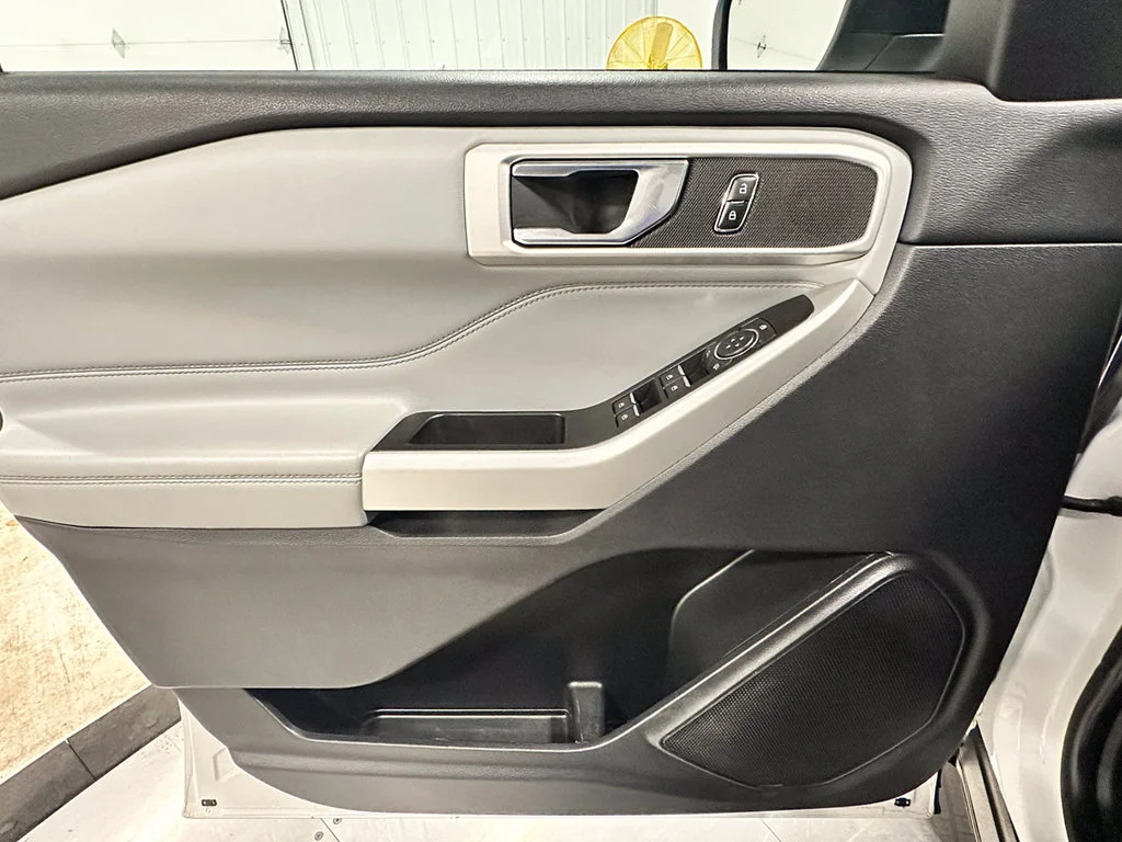Used 2022 White Ford XLT image 24