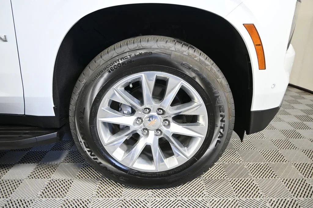 2026 Chevrolet Suburban Premier - Photo 11