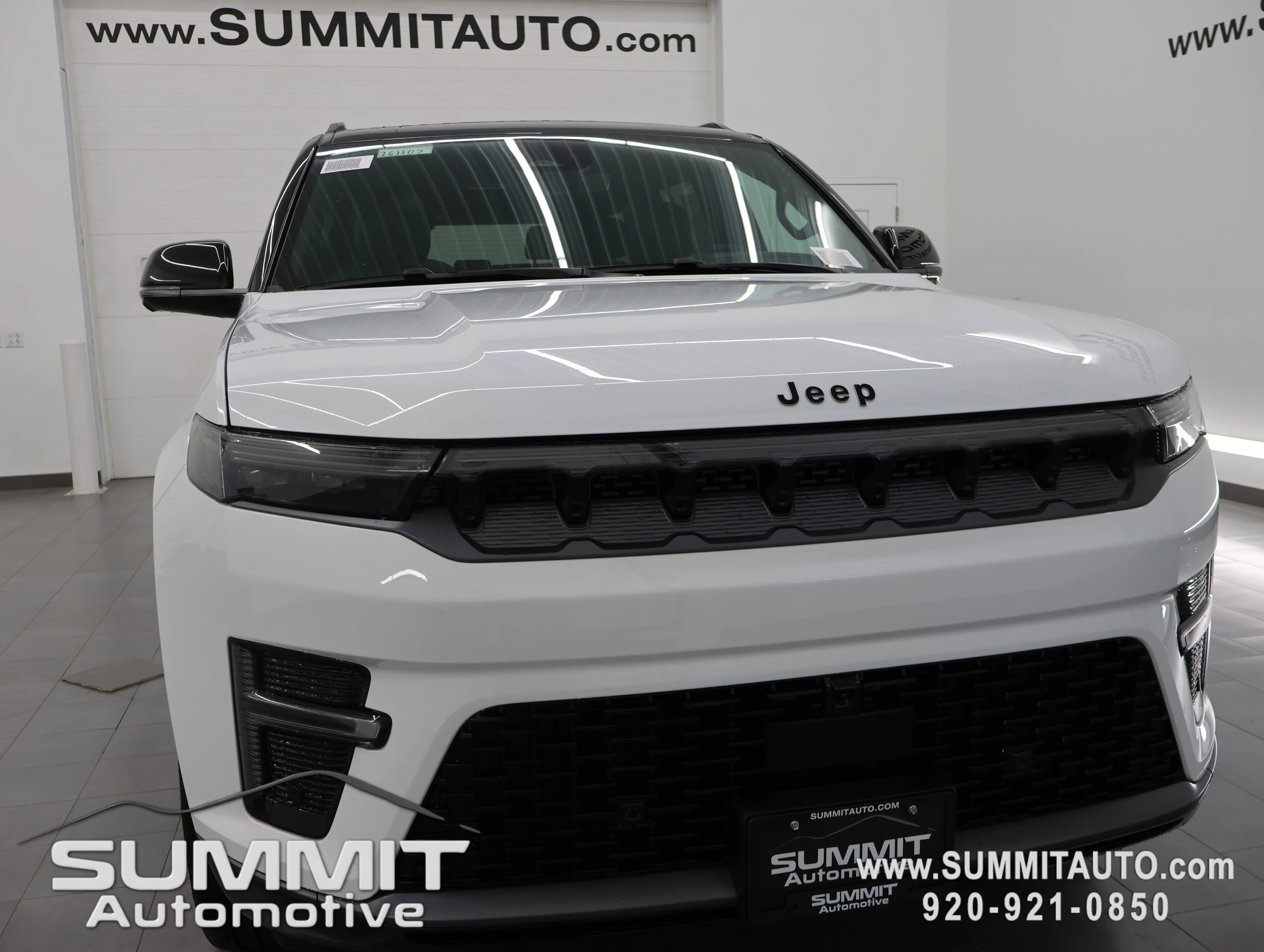 New 2026 Bright White Clear-Coat Exterior Paint Jeep Summit Obsidian image 26