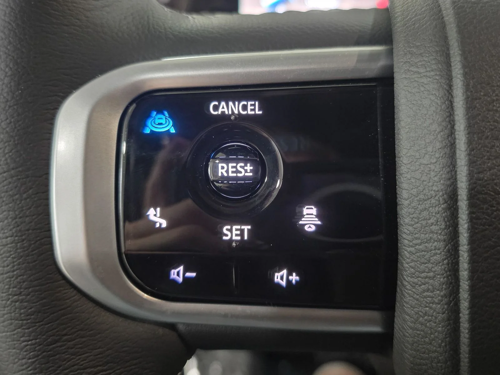 2025 Nissan Armada SL - Photo 40