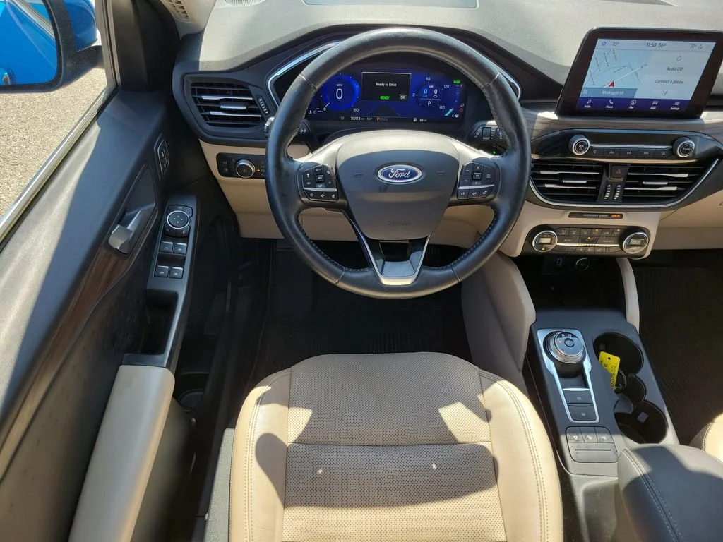 Used 2020  Ford Titanium Hybrid image 14