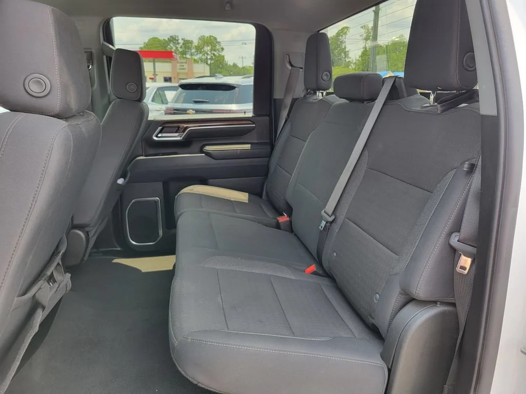 Used 2025 Summit White Chevrolet LT image 14