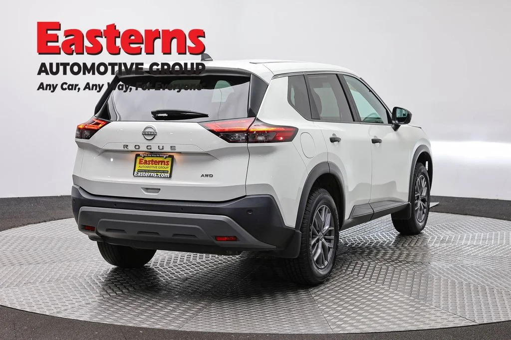 Used 2023 White Nissan S image 5