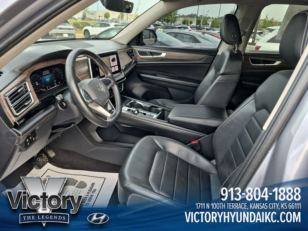 Used 2024 Silver Volkswagen 2.0T SEL image 9