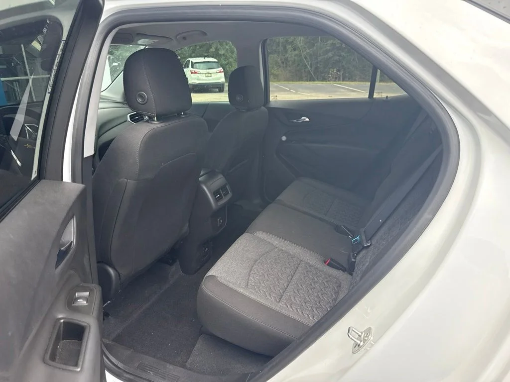 Used 2024 Summit White Chevrolet LT image 8