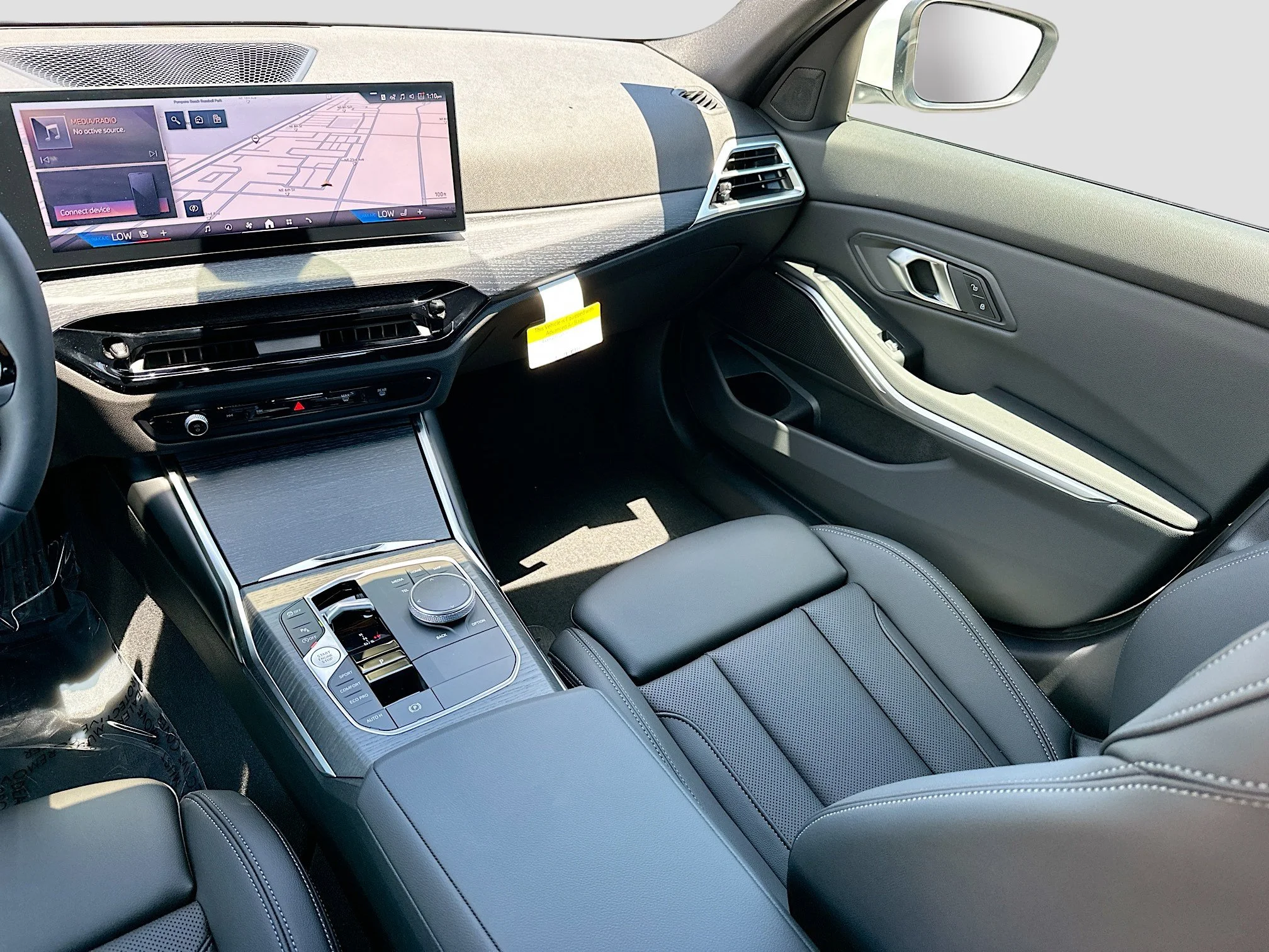 2025 BMW 3 Series 330i - Photo 20