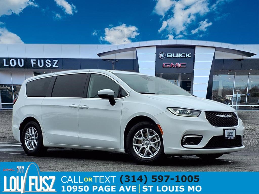 2023 Chrysler Pacifica Touring L