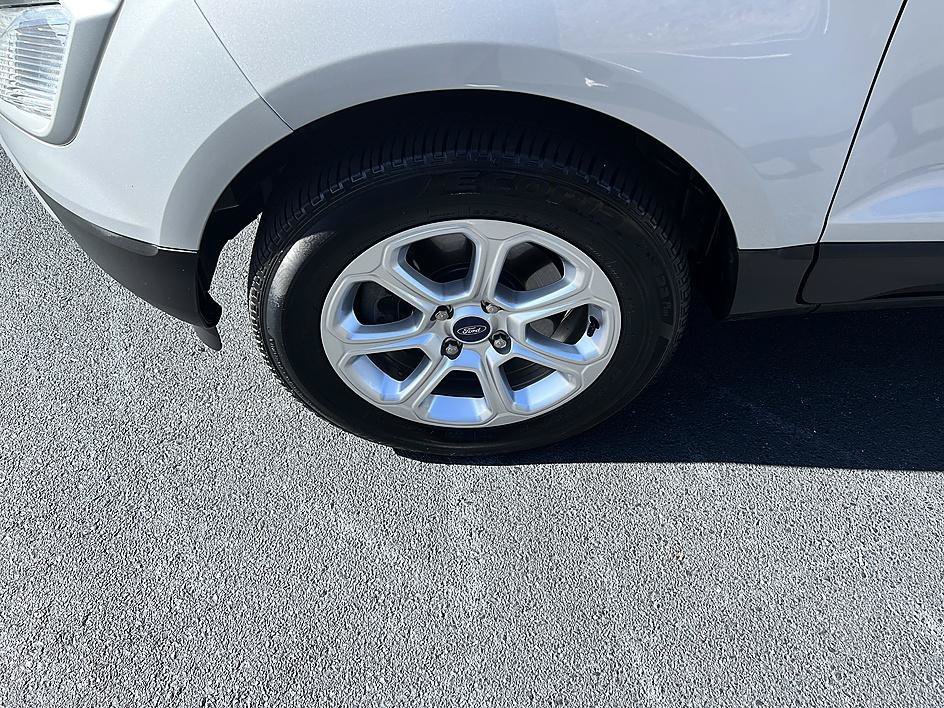 Used 2019 Silver Metallic Ford SE image 8