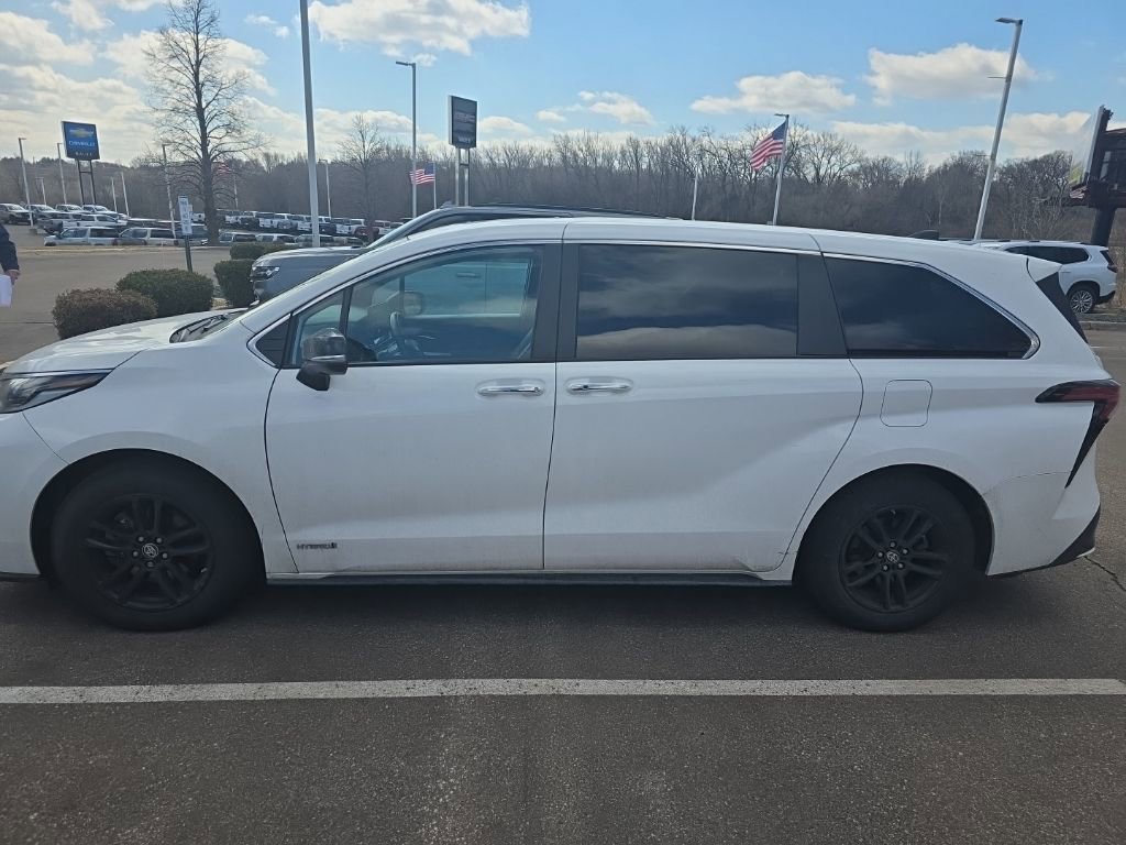 Used 2021 Toyota Sienna XSE with VIN 5TDXSKFC2MS013003 for sale in Inver Grove Heights, Minnesota