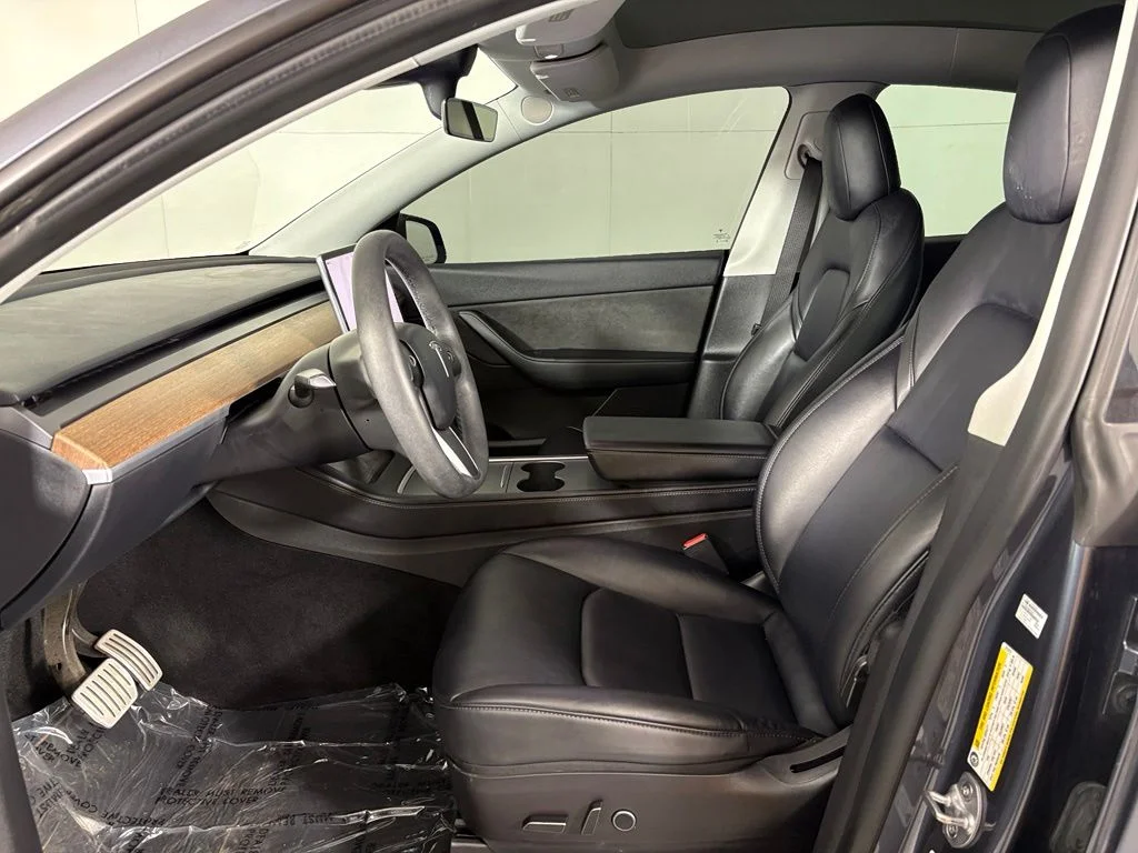Used 2022 Midnight Silver Metallic Tesla Performance image 17