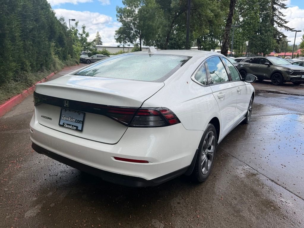 Used 2023 Platinum White Honda EX image 3