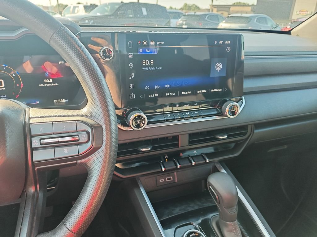 Used 2024 White Chevrolet Trail Boss image 22