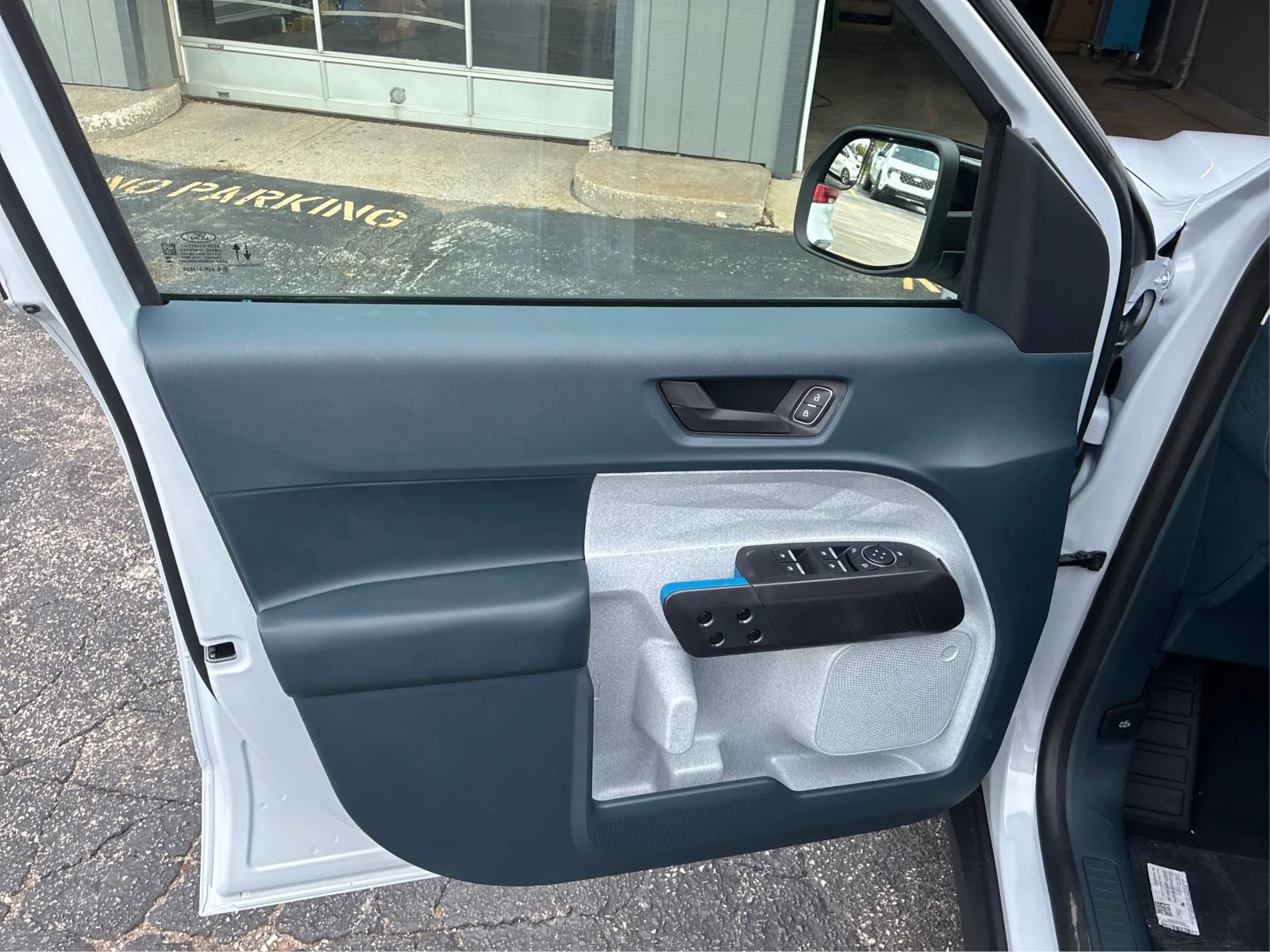 New 2026 Space White Metallic Ford XLT image 18