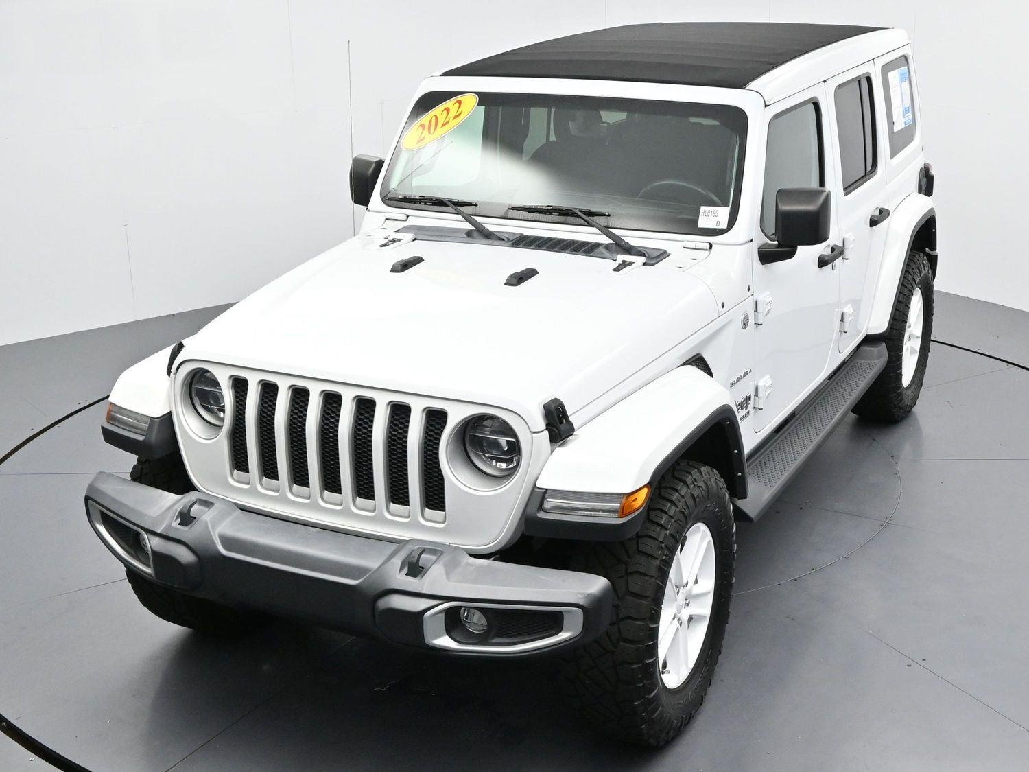 Used 2022 Bright White Clearcoat Jeep Unlimited Sahara image 41