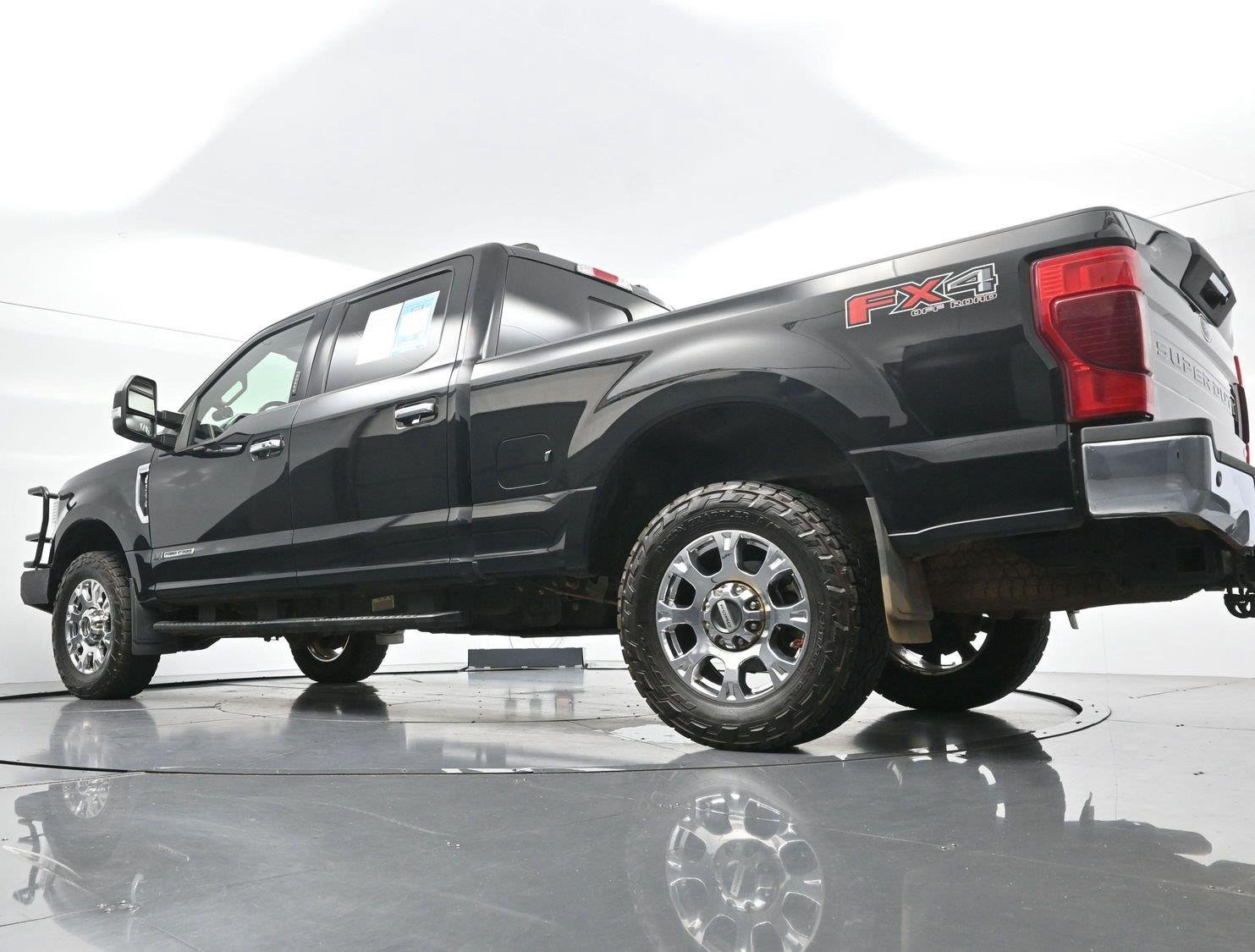 Used 2022 Agate Black Ford LARIAT image 54