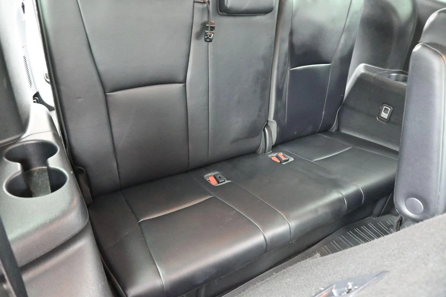 Used 2022 Magnetic Gray Metallic Toyota XLE image 38