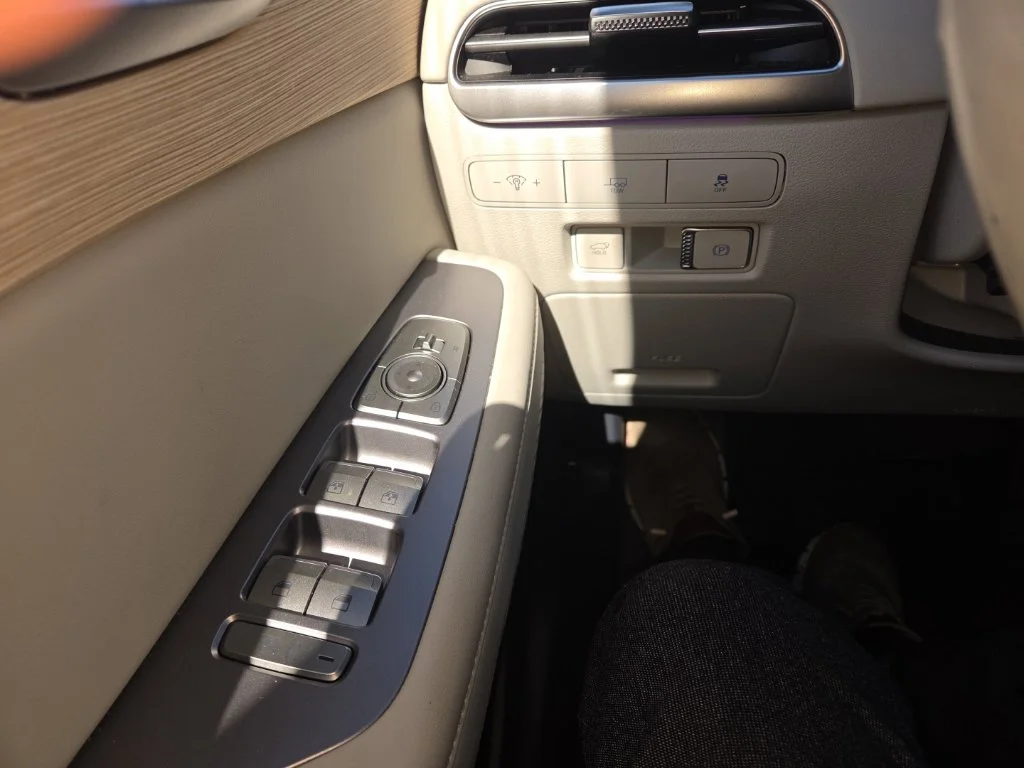 Used 2024 White Hyundai Limited image 16