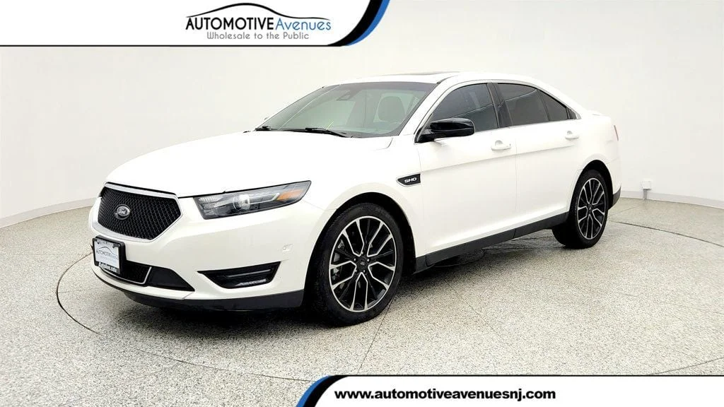 2018 Ford Taurus SHO AWD's photo