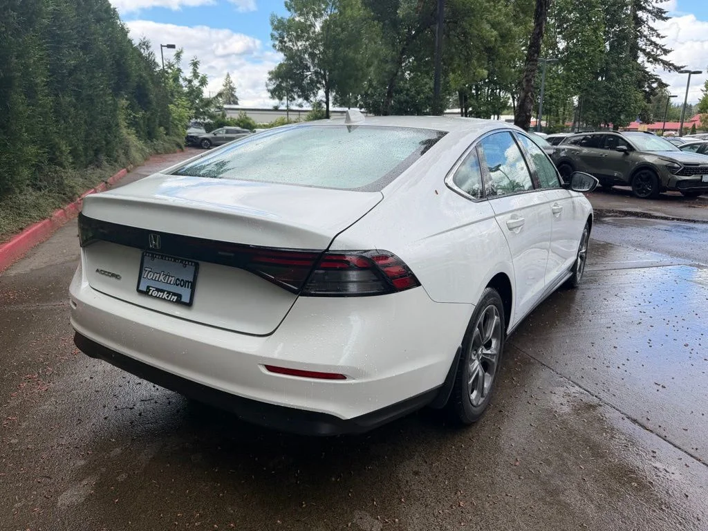 Used 2023 Platinum White Honda EX image 4