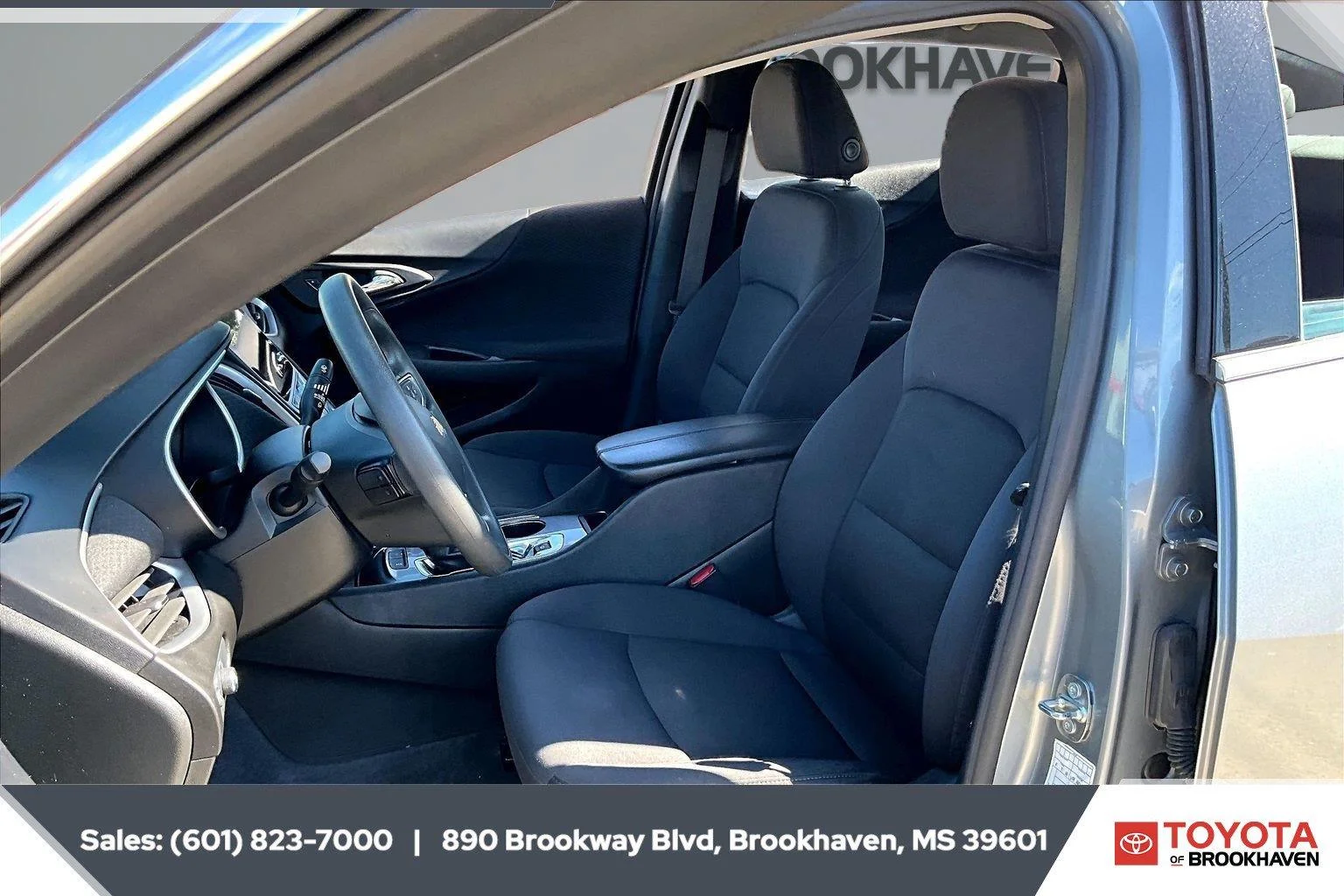 Used 2024 Sterling Gray Metallic Chevrolet LT image 18