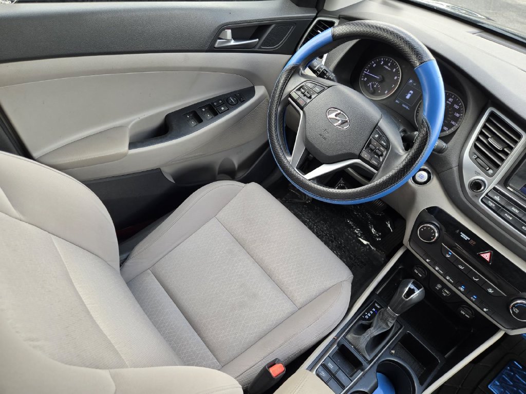 Used 2016 Gray Hyundai Sport image 17