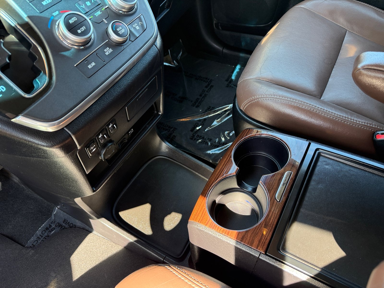 Used 2017 Creme Brulee Toyota Limited Premium image 13