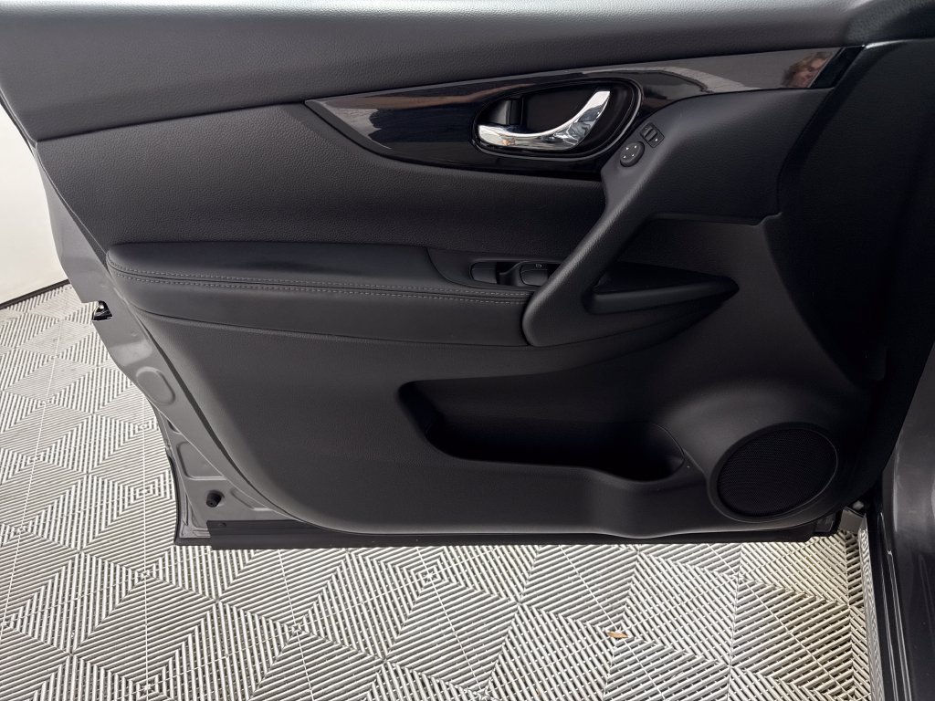 2021 Nissan Rogue Sport SV - Photo 9