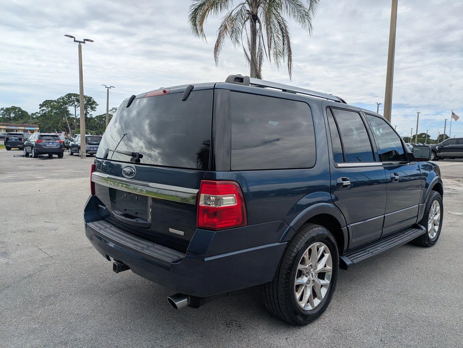 Used 2017 Blue Ford Limited image 6