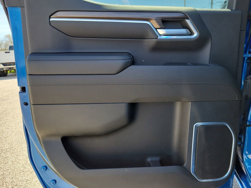 Used 2022 Glacier Blue Metallic Chevrolet RST image 11