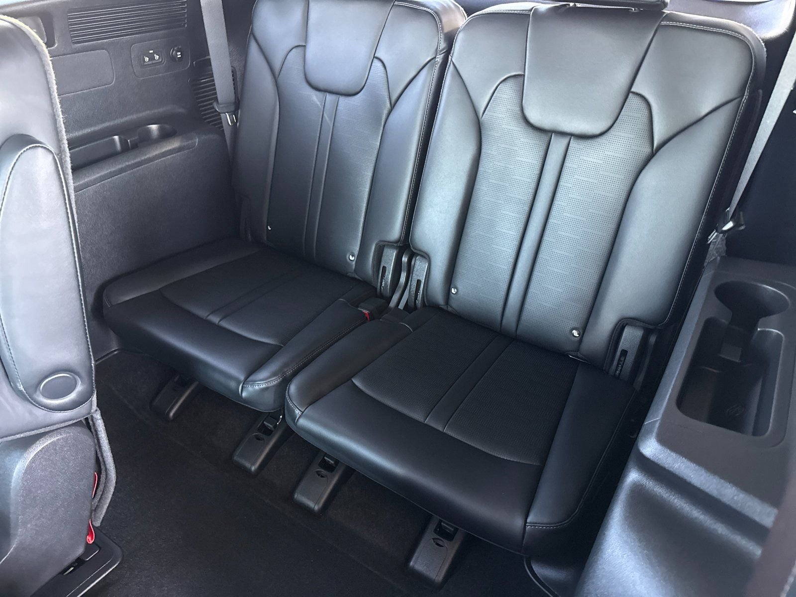 New 2026 Snow White Pearl Kia EX AWD image 16