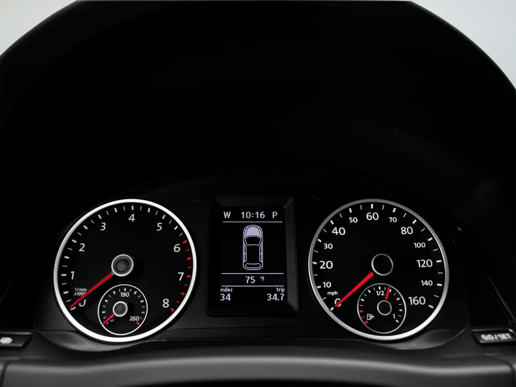Used 2011 White Volkswagen S image 21