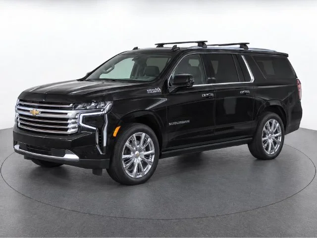 Used 2024 Black Chevrolet High Country image 7