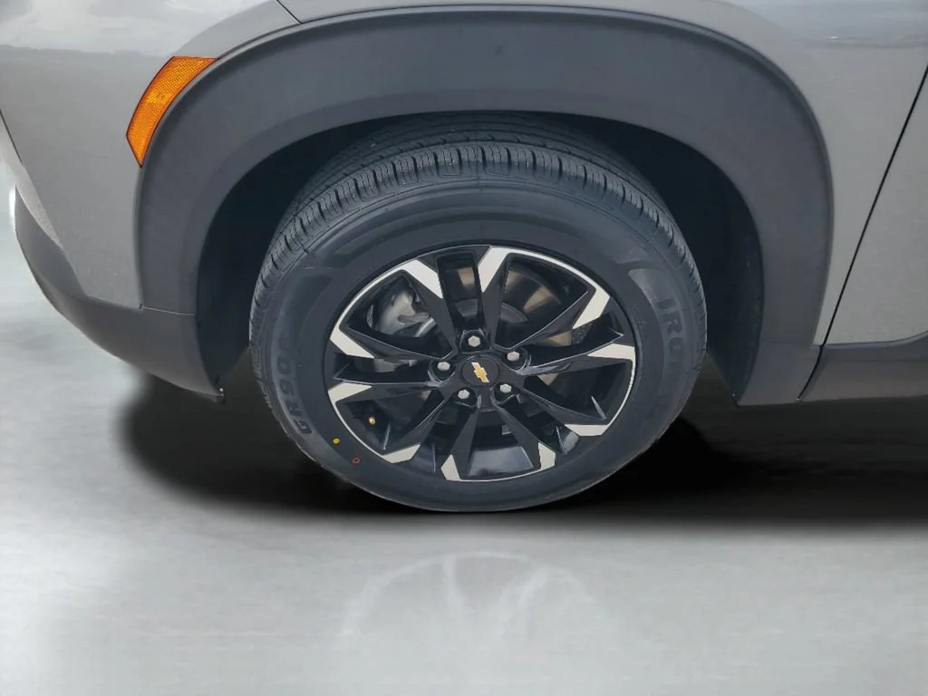 Used 2023 STERLING GRAY METALLIC Chevrolet LT image 10