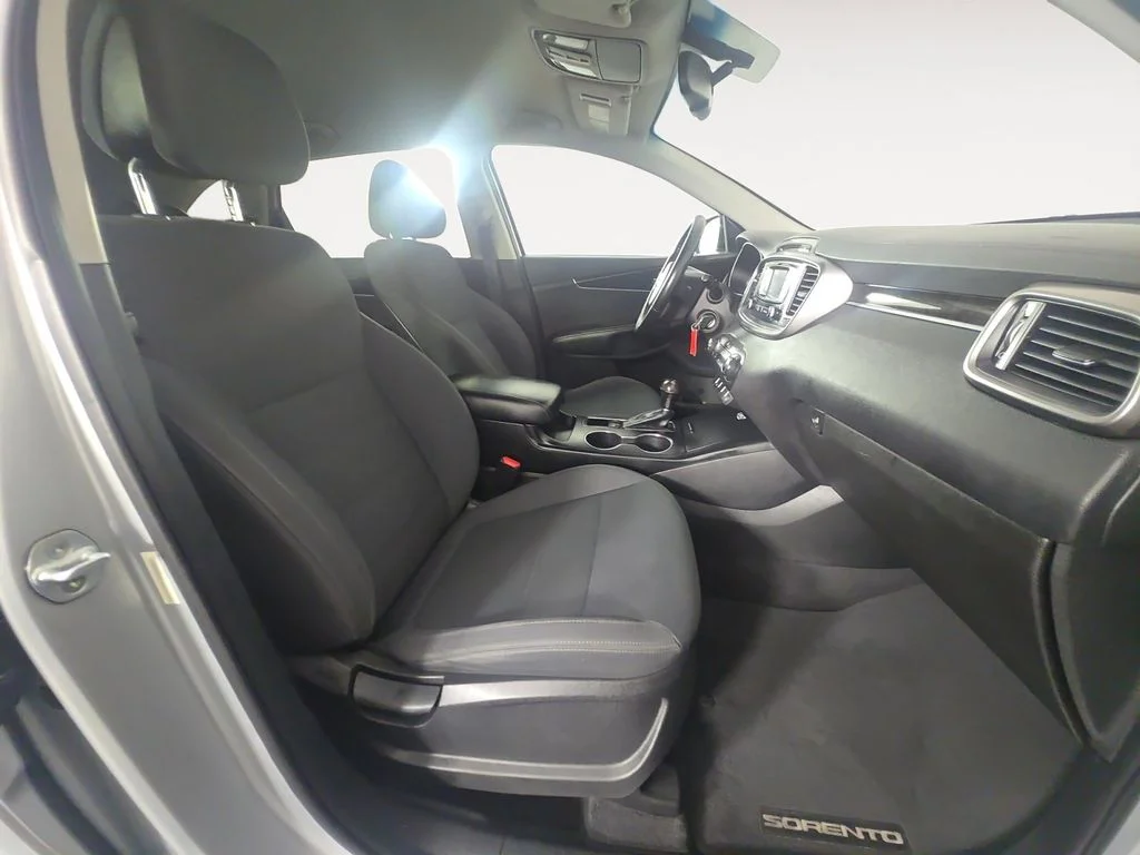 Used 2016 Silver Kia LX image 15