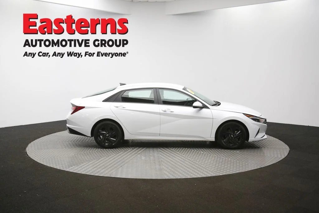 Used 2022 White Hyundai SEL image 44