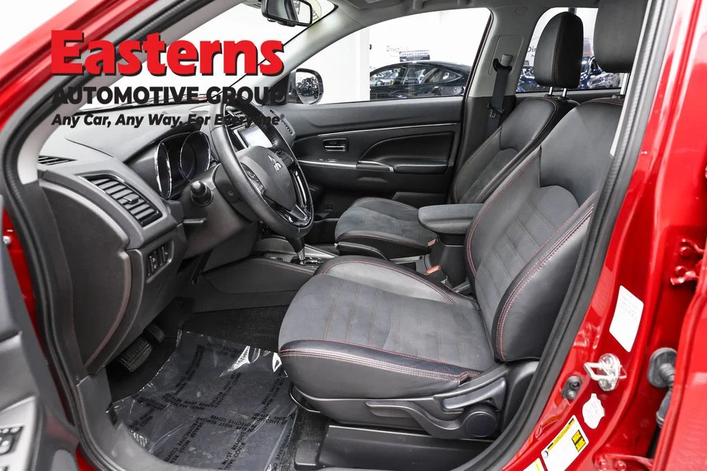 Used 2025 Red Mitsubishi 2.0 SE image 15