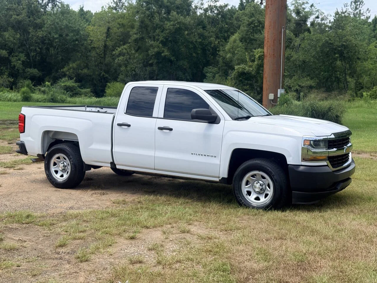 Used 2017 White Chevrolet Work Truck 4x2 4dr Double Cab 6.5 ft. SB image 7