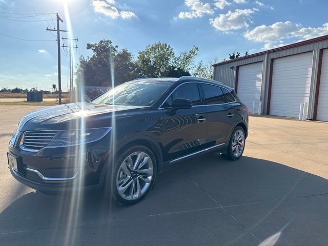 Used 2018 Black Lincoln Reserve image 1
