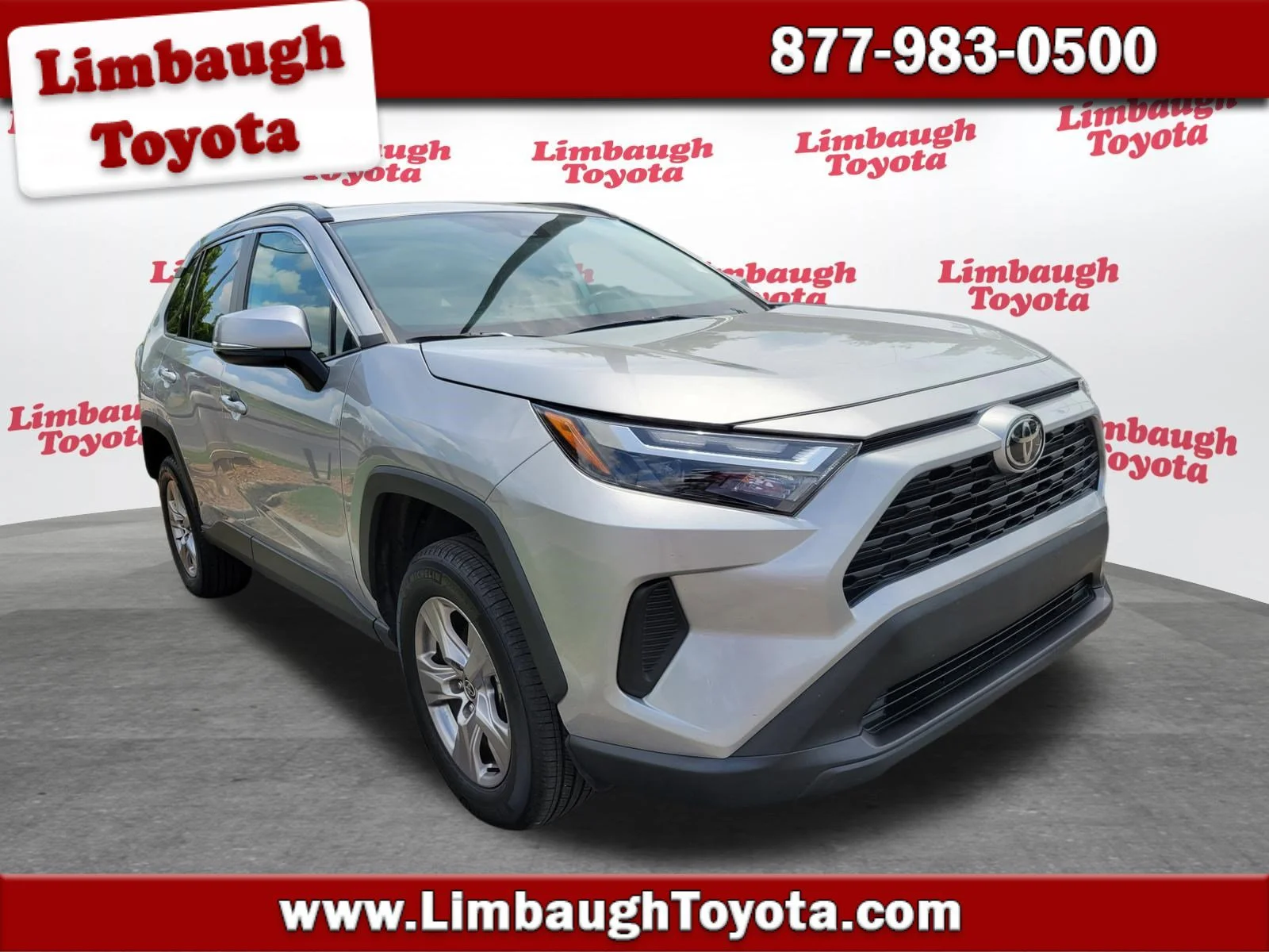 2023 Toyota RAV4 XLE FWD's photo