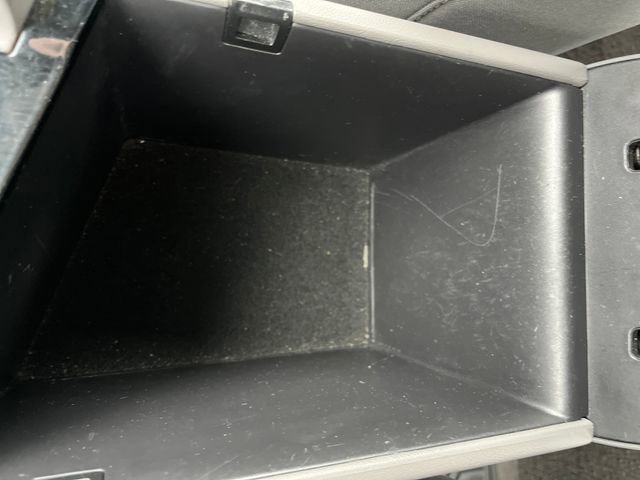Used 2022 Fluid Metal Hyundai SEL image 24