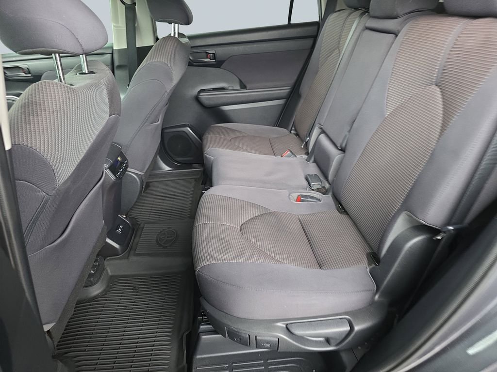 2020 Toyota Highlander L - Photo 30