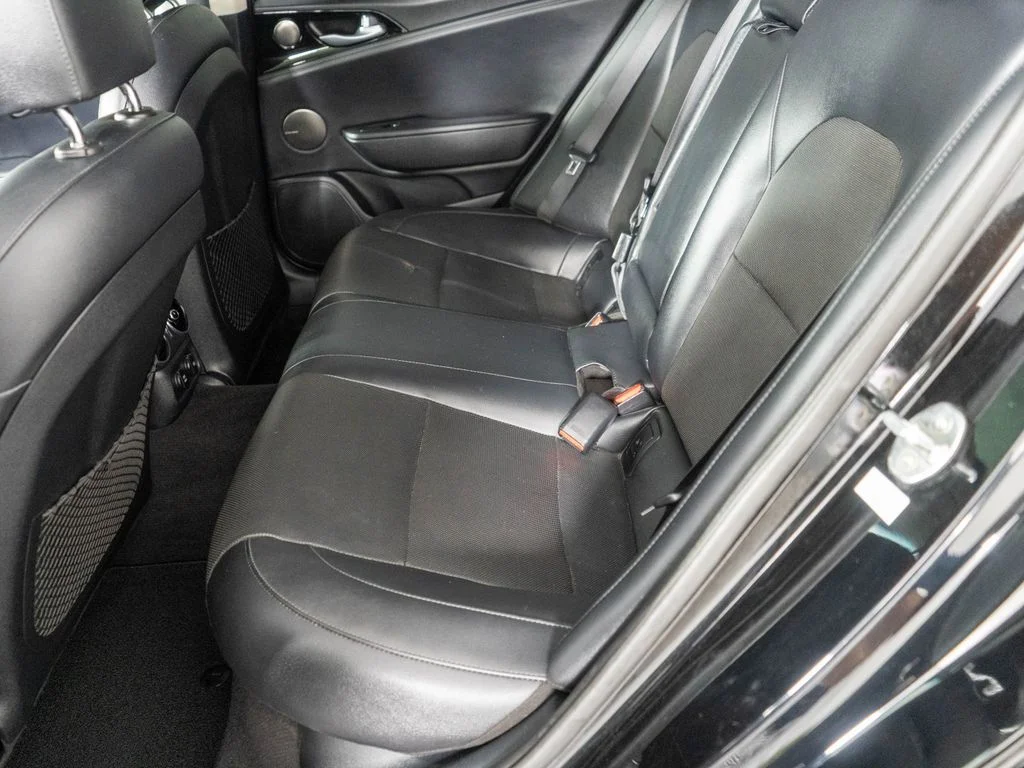 Used 2018 Black Kia Premium image 11