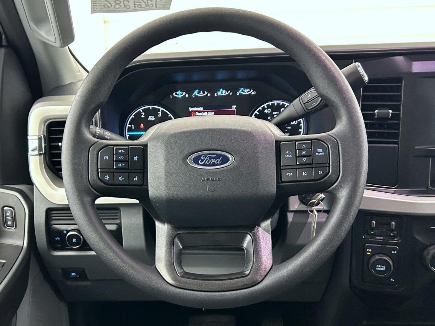 New 2026 Oxford White Ford XLT image 11