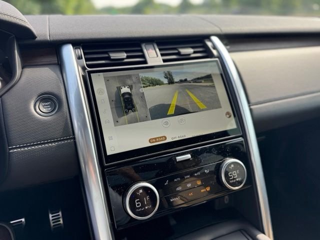 New 2026 Santorini Black Land Rover Dynamic SE image 17