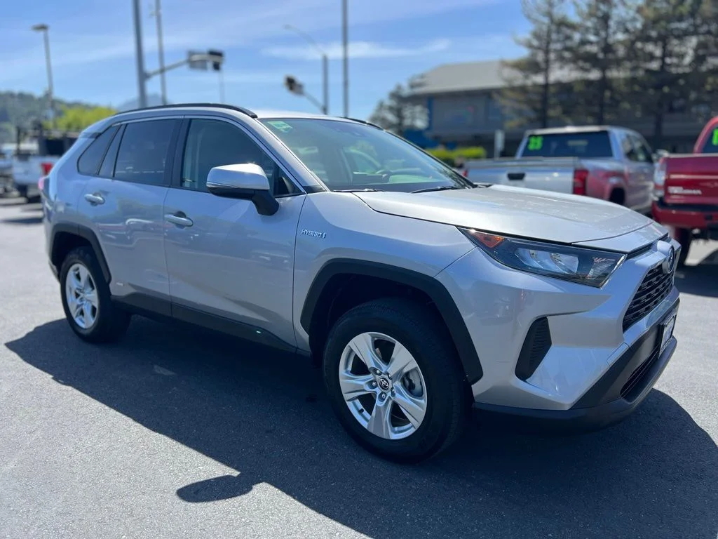 Used 2020 Silver Toyota LE image 2