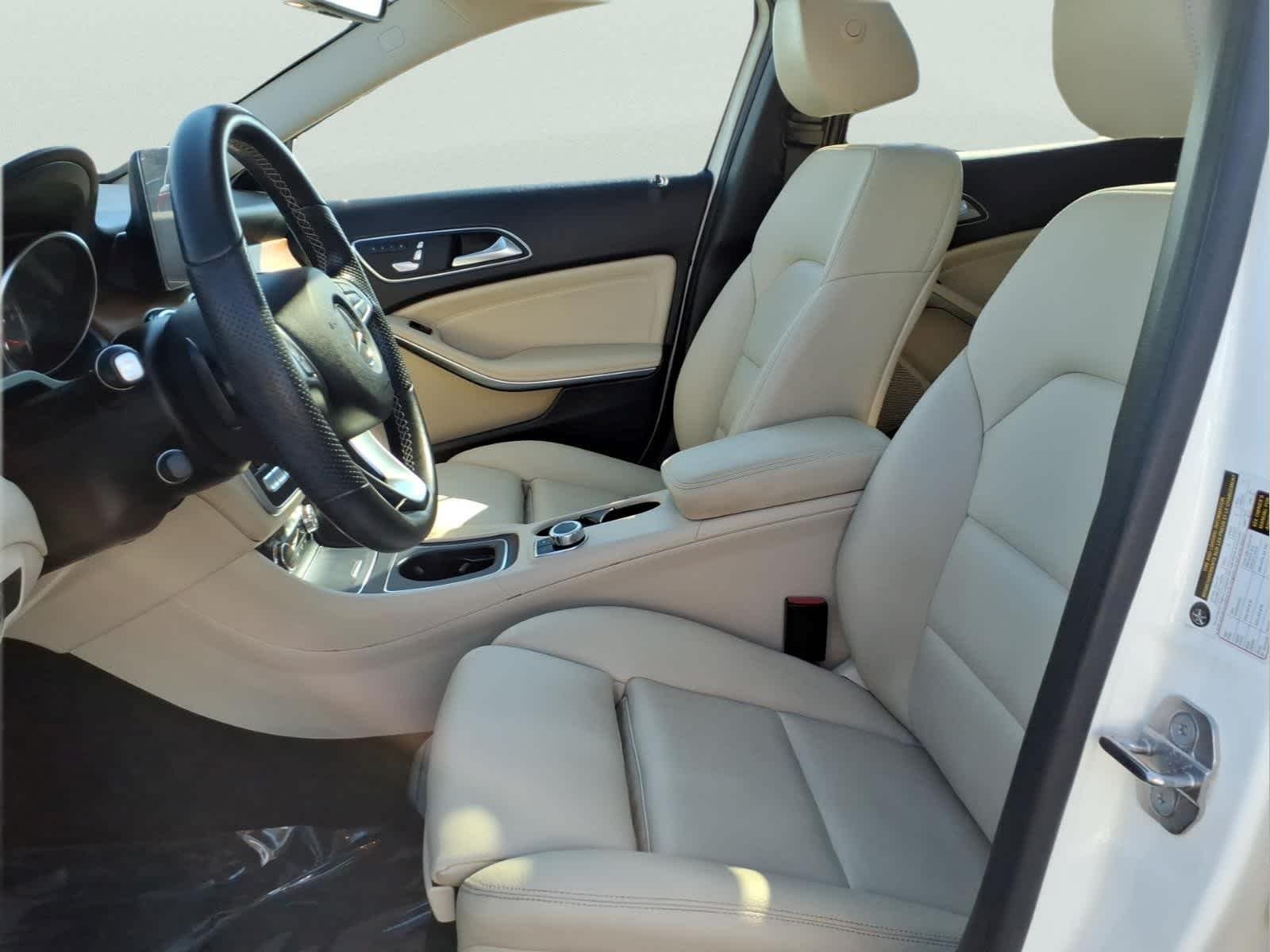 Used 2019 Polar White Mercedes-Benz GLA 250 image 16