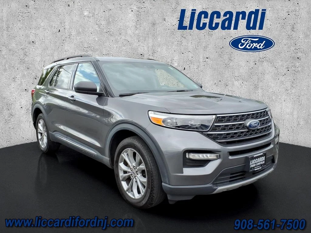 2023 Ford Explorer XLT 4WD's photo