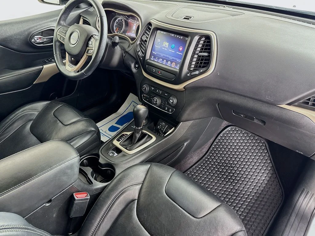 Used 2017 Bright White Clearcoat Jeep Limited image 36