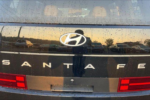 New 2026 Black Hyundai SEL FWD image 9